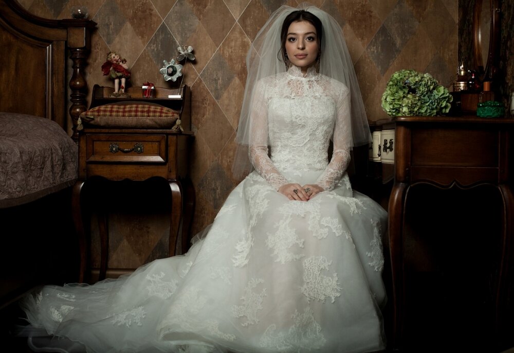 Кавказские невесты в свадебном платье